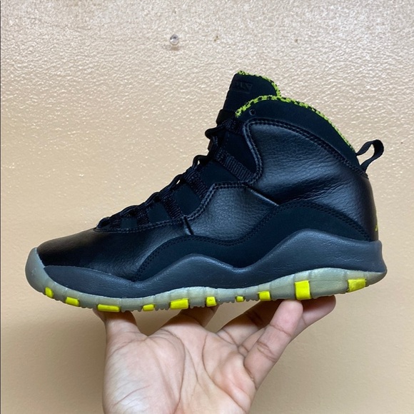 Air Jordan 10 Retro “Venom” - Picture 11 of 17
